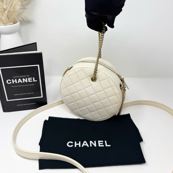 💎💯Authentic CHANEL Trendy CC Vanity Leather Bag (off white) - Picture 7 of 14